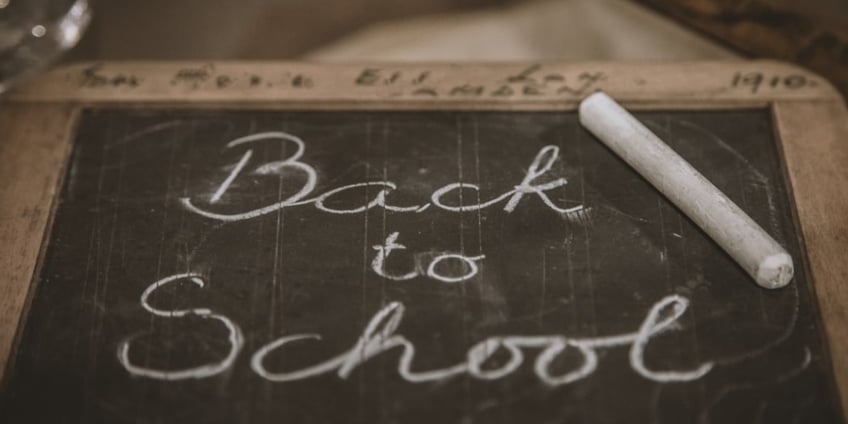 Ardoise et craie rentrée des classes