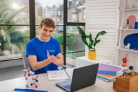 A GoStudent online tutor teaching using the Magic Quiz online quiz maker