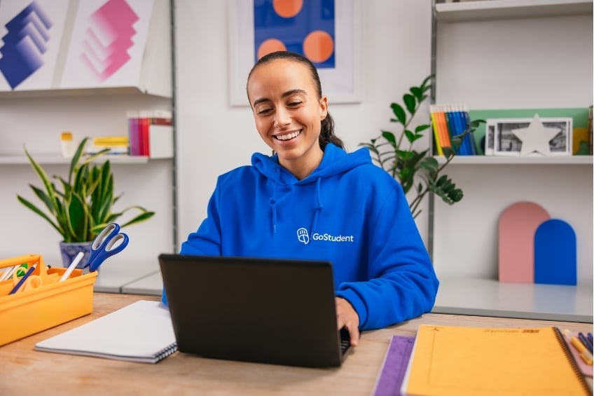 Individual signing up on GoStudent to advertise their services and become a tutor