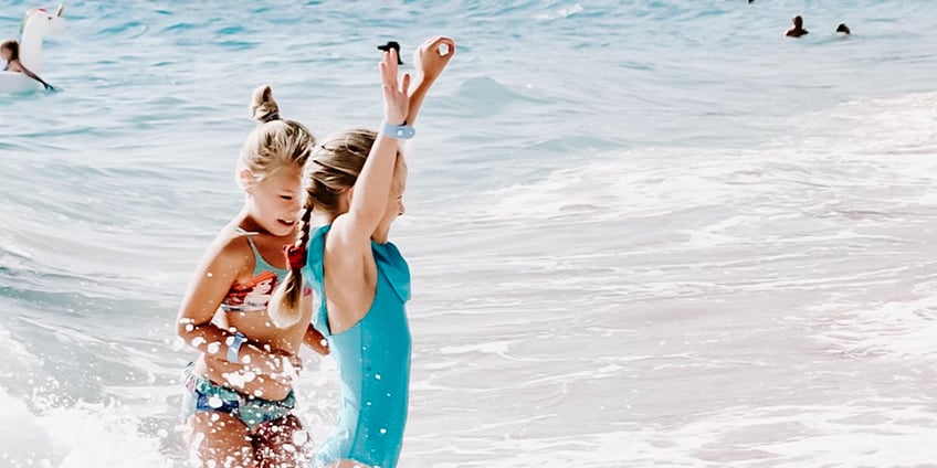 kinder-im-wasser