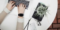 student-learns-online-at-home