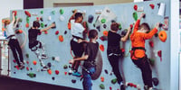Enfants escalade bouldering