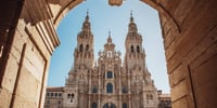 arquitectura-romanica-caracteristicas-camino-de-santiago-catedral-de-santiago-frontal