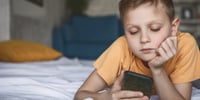 ninos-adolescentes-adiccion-al-movil