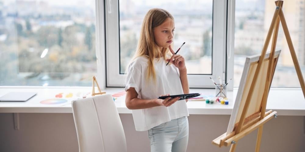 artist-art-girl-thinking