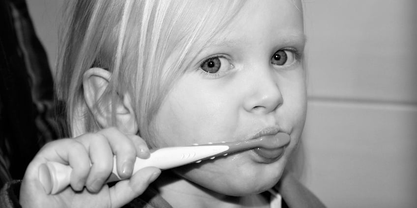 brush-toothpaste-child-2