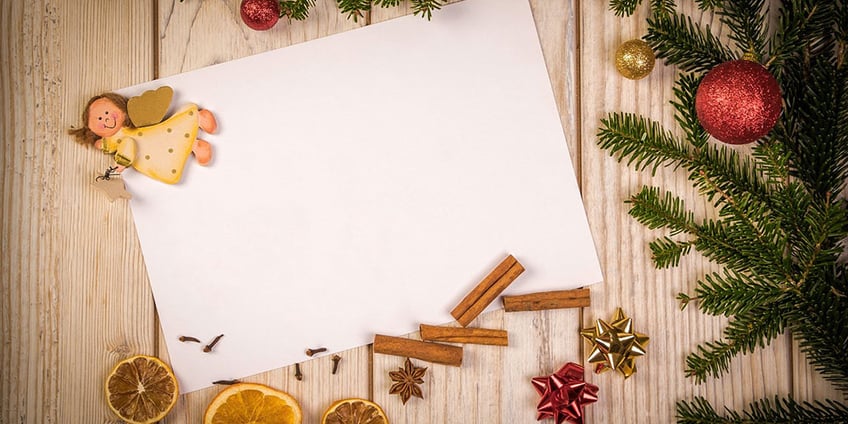 christmas-letter-santa-table-decor