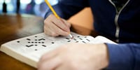 Les raisons de jouer aux mots croisés
