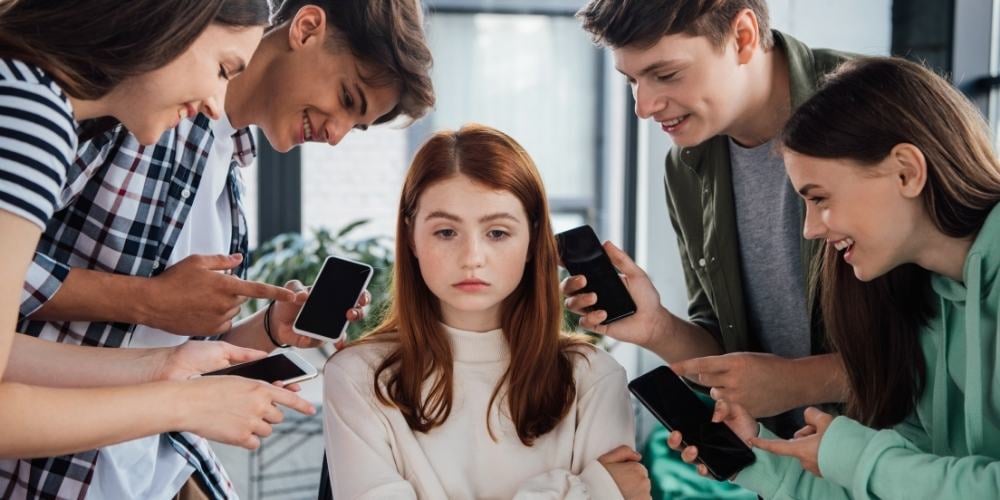 ciberbullying-acoso-en-redes-sociales-adolescentes