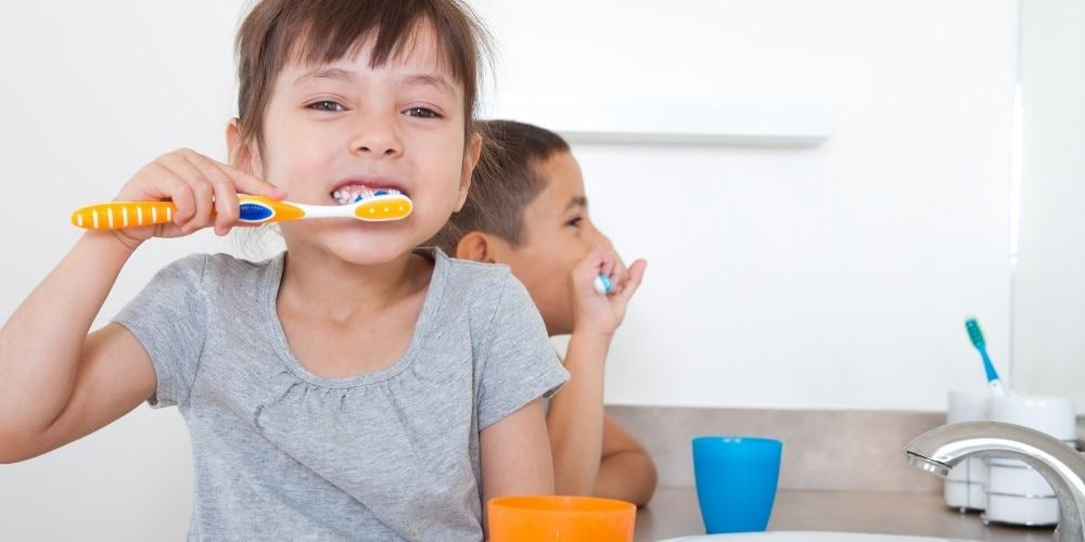 rutina-diaria-ninos-lavarse-los-dientes