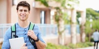 estudiante-de-universidad-mochila-elegir-una-carrera-universitaria