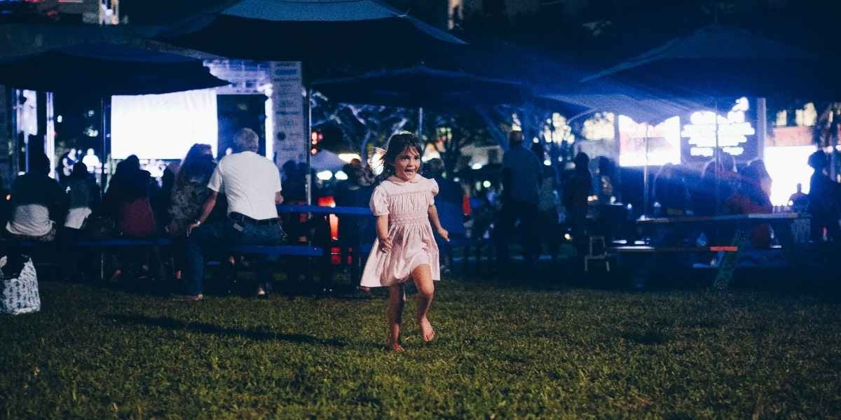 Enfant à un concert