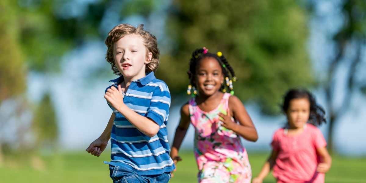 Enfants courant