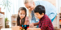 colegios-montessori-espana-juego-de-madera-montessori