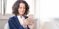 Mère sur portable