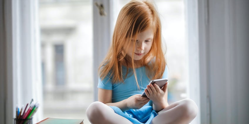 phone-using-kid-1