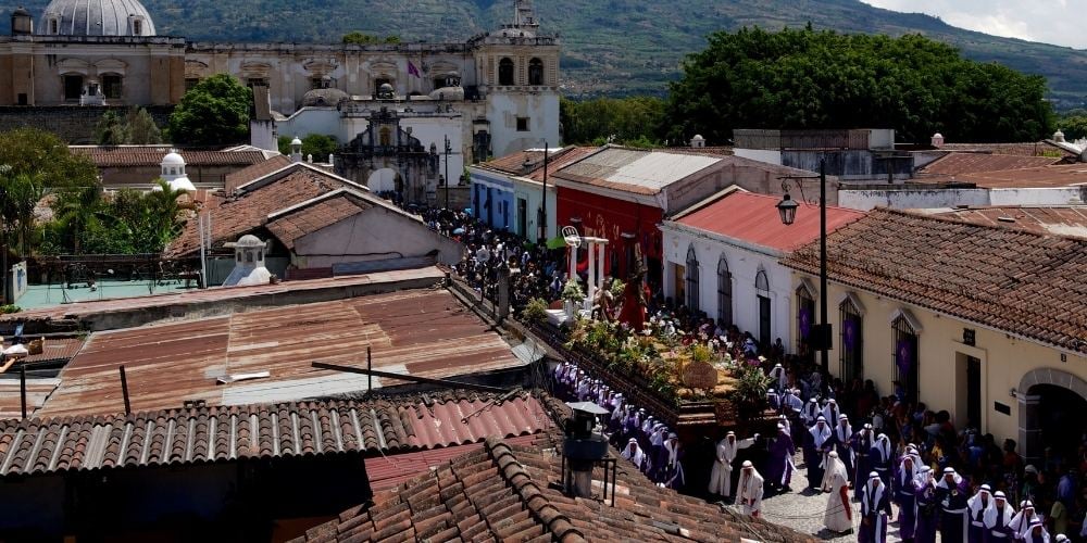 semana-santa-con-ninos-procesion