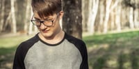 Come aiutare un adolescente col disturbo d’ansia sociale