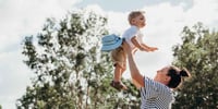 Veuve avec son enfant