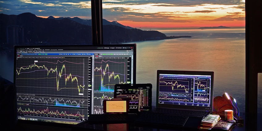stock-crypto-laptop-1