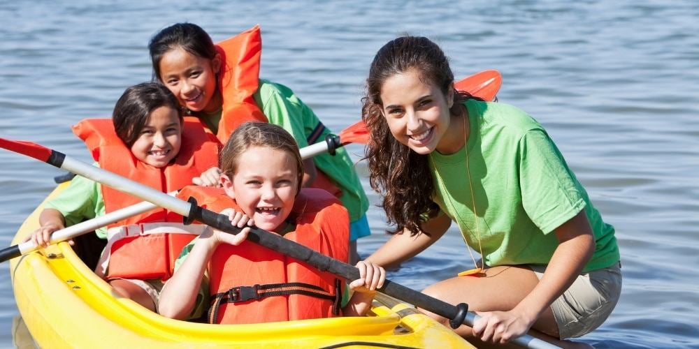 campamentos-de-verano-para-ninos-piraguismo-canoa-kayak