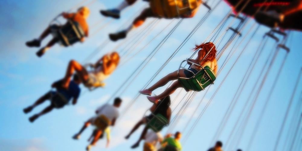 parque-de-atracciones-ninos-atraccion-sillas-voladoras