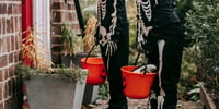 trick-or-treat-truco-o-trato-halloween-ninos-pidiendo-caramelos