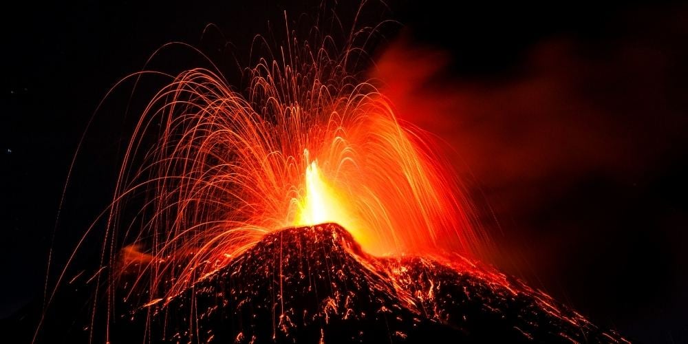 por-que-erupciona-un-volcan-erupcion