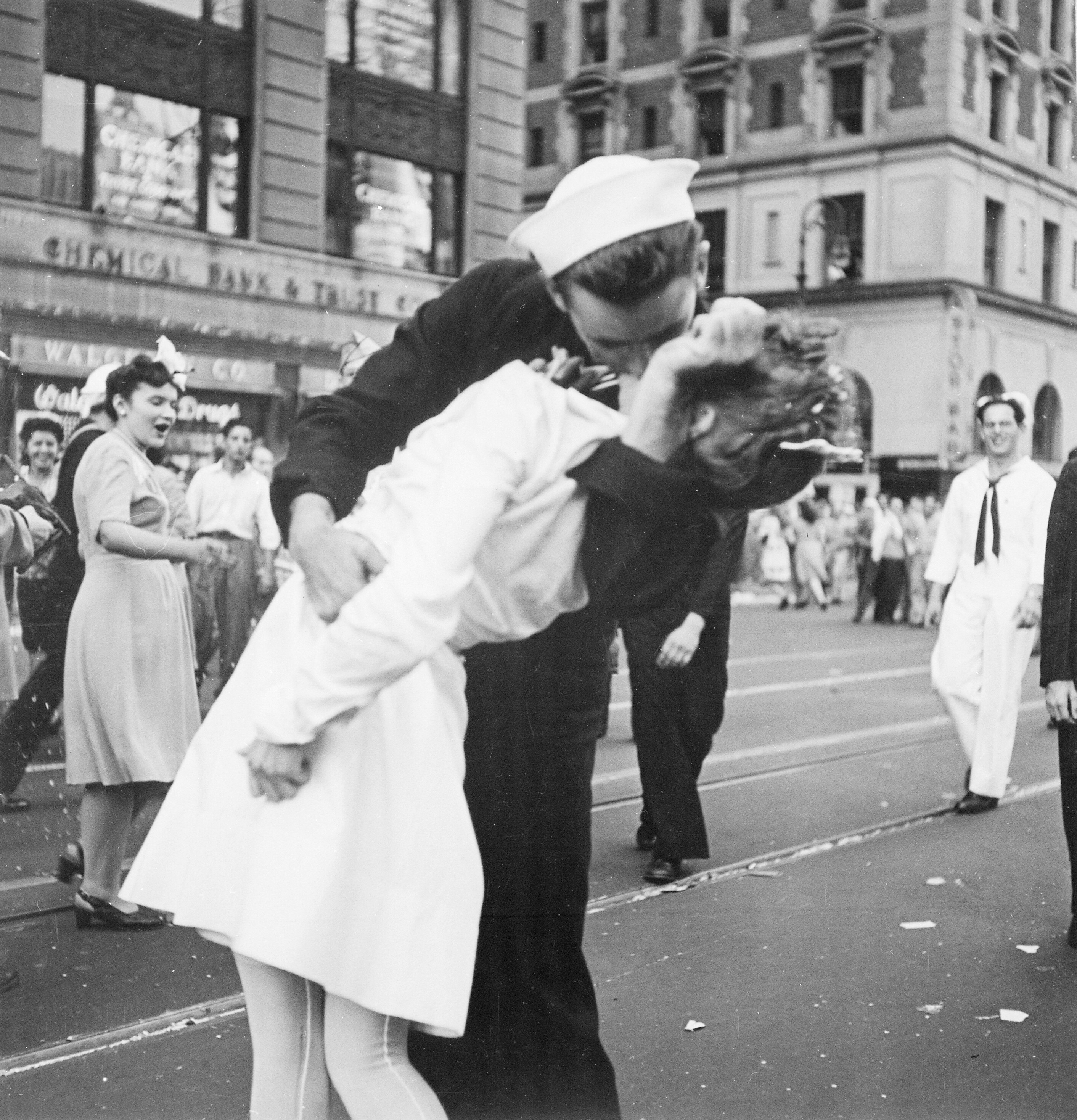Kissing_the_War_Goodbye-1