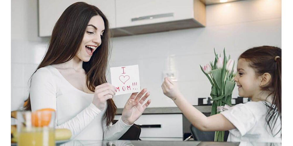 come far parlare i bambini mamma figlia