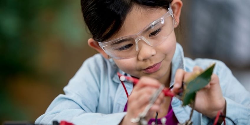La giornata delle ragazze nella scienza spiegata ai bambini