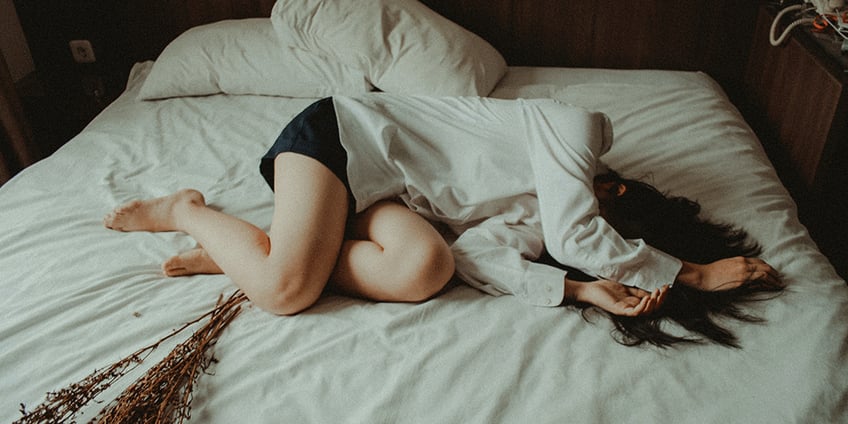 girl_tired_bed