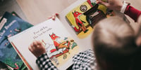 child reading phonics