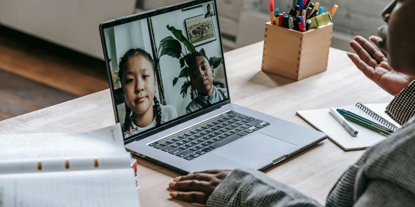 insegnare-online-e-in-presenza-le-differenze