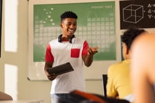 Schueler traegt deutsch muendlich abitur pruefung vor