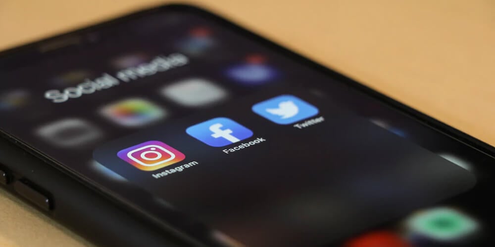 Avantages et inconvénients des réseaux sociaux