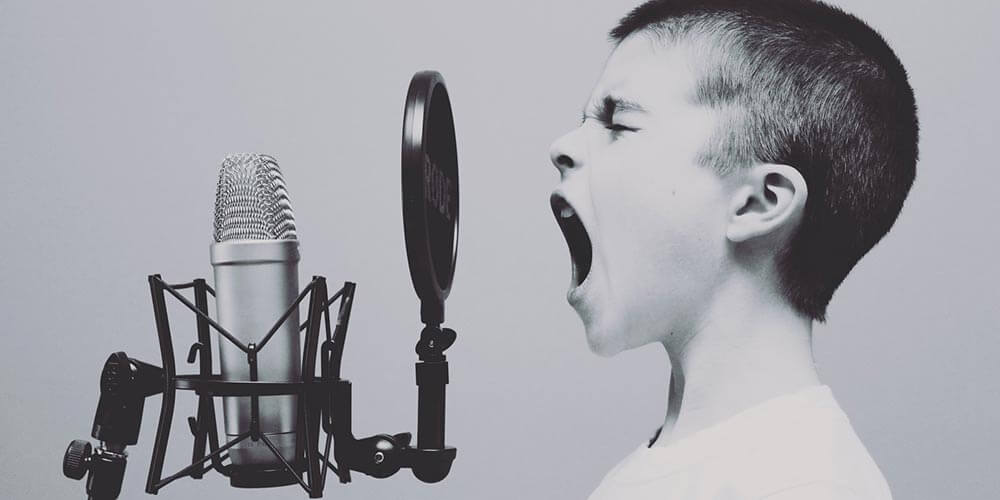 Cosa fare con un bambino che parla molto
