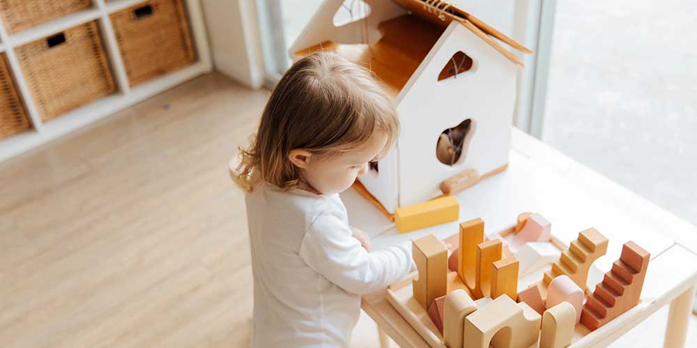 montessori-uebungen-kinder-zuhause