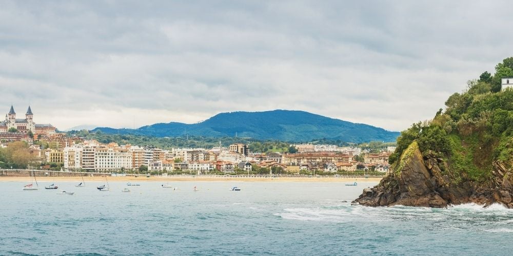 mejores-ciudades-para-vivir-en-espana-san-sabastian-playa-de-la-concha