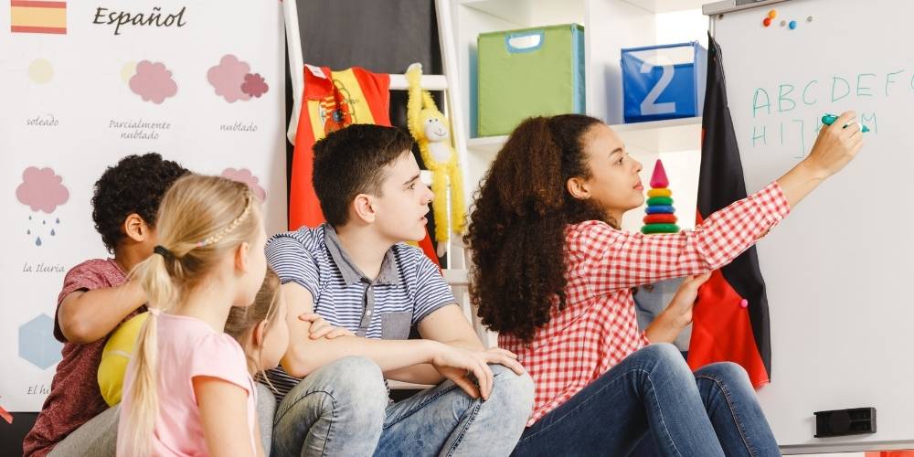 Adolescents en classe 