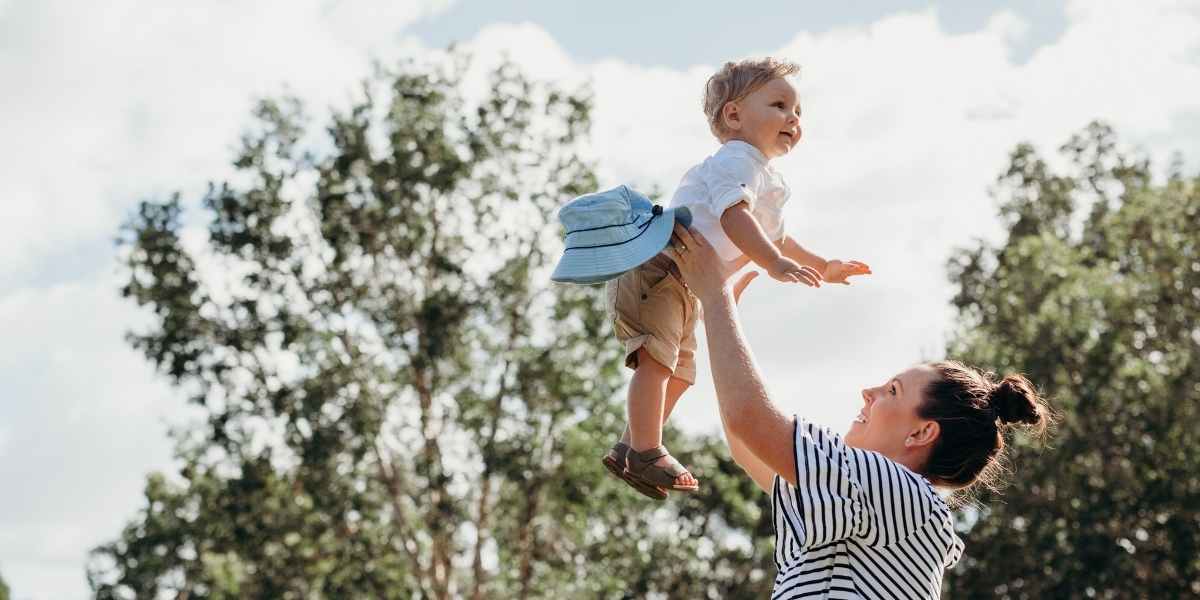 Veuve avec son enfant