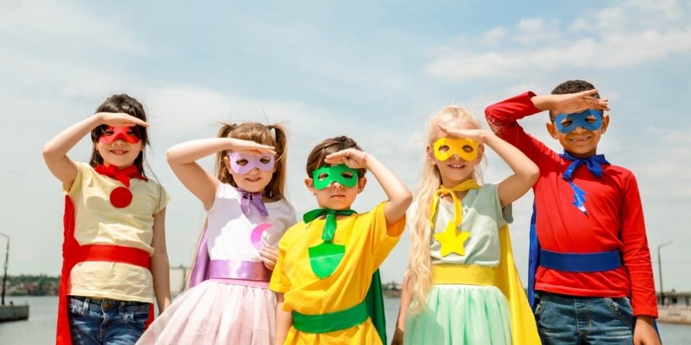 ninos-disfraz-de-superheroes