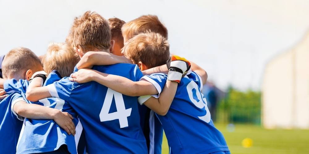 deportes-en-equipo-ninos-futbol