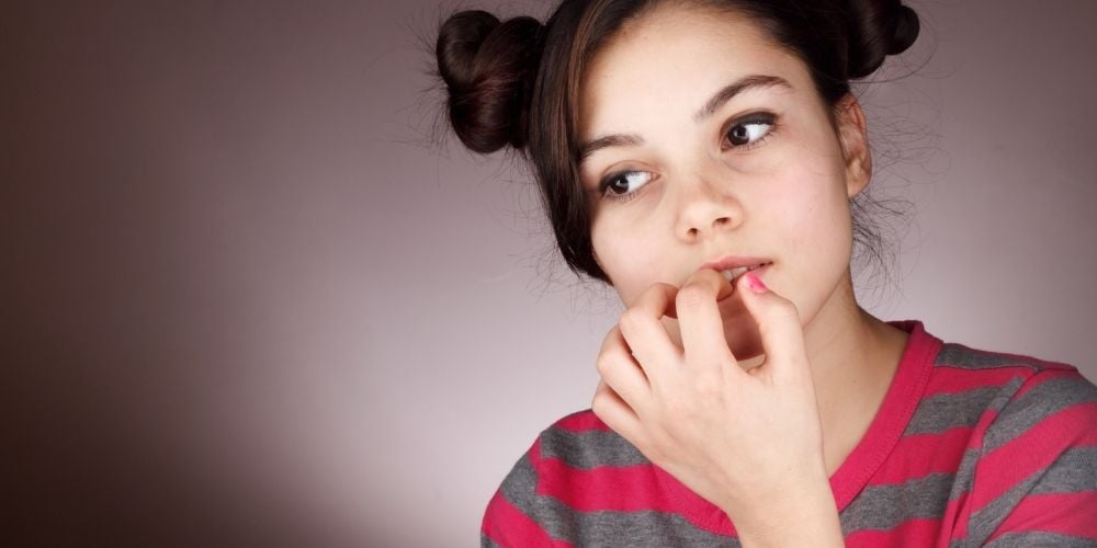 bambini-e-ragazzi-che-si-mangiano-le-unghie-onicofagia