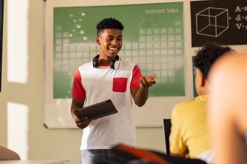 Schueler traegt deutsch muendlich abitur pruefung vor