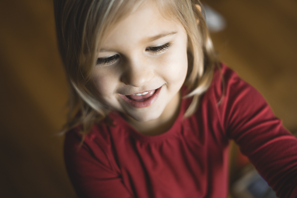 multilingual child looking at a screen